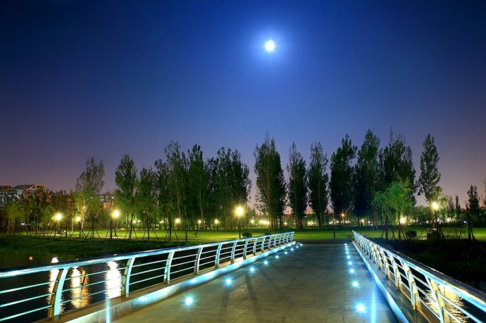 城市廣場(chǎng)、公園景觀照明燈具的光源和功率選擇
