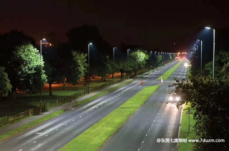 雙向4車道10米高道路路燈桿+200WLED路燈照明效果